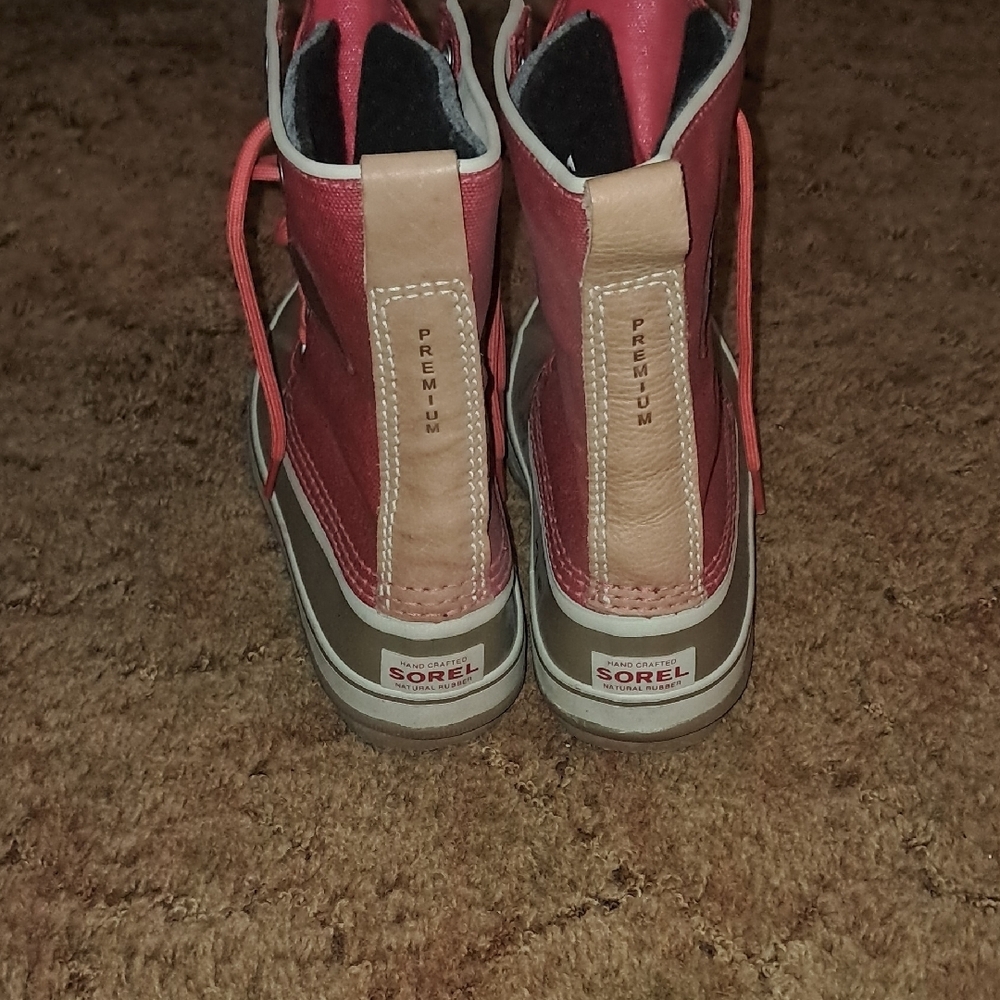 Sorel  1964 Women's Size 7 Red and Tan Winter Boots - Picture 5 of 9